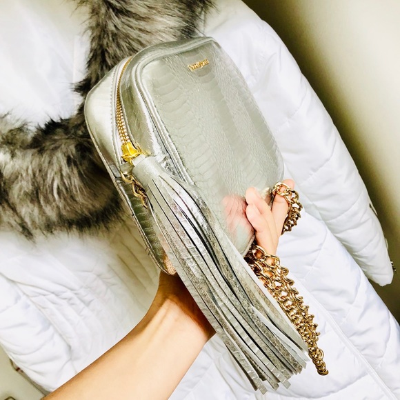 SOLD⚡️VICTORIA’S SECRET⚡️Metallic Tassel Crossbody Bag - Picture 5 of 11